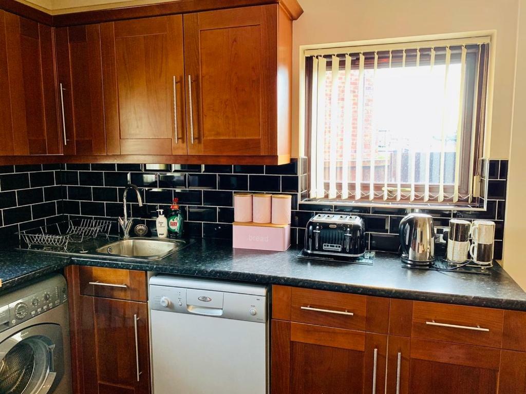 Housefield Stay Bucknall  Экстерьер фото